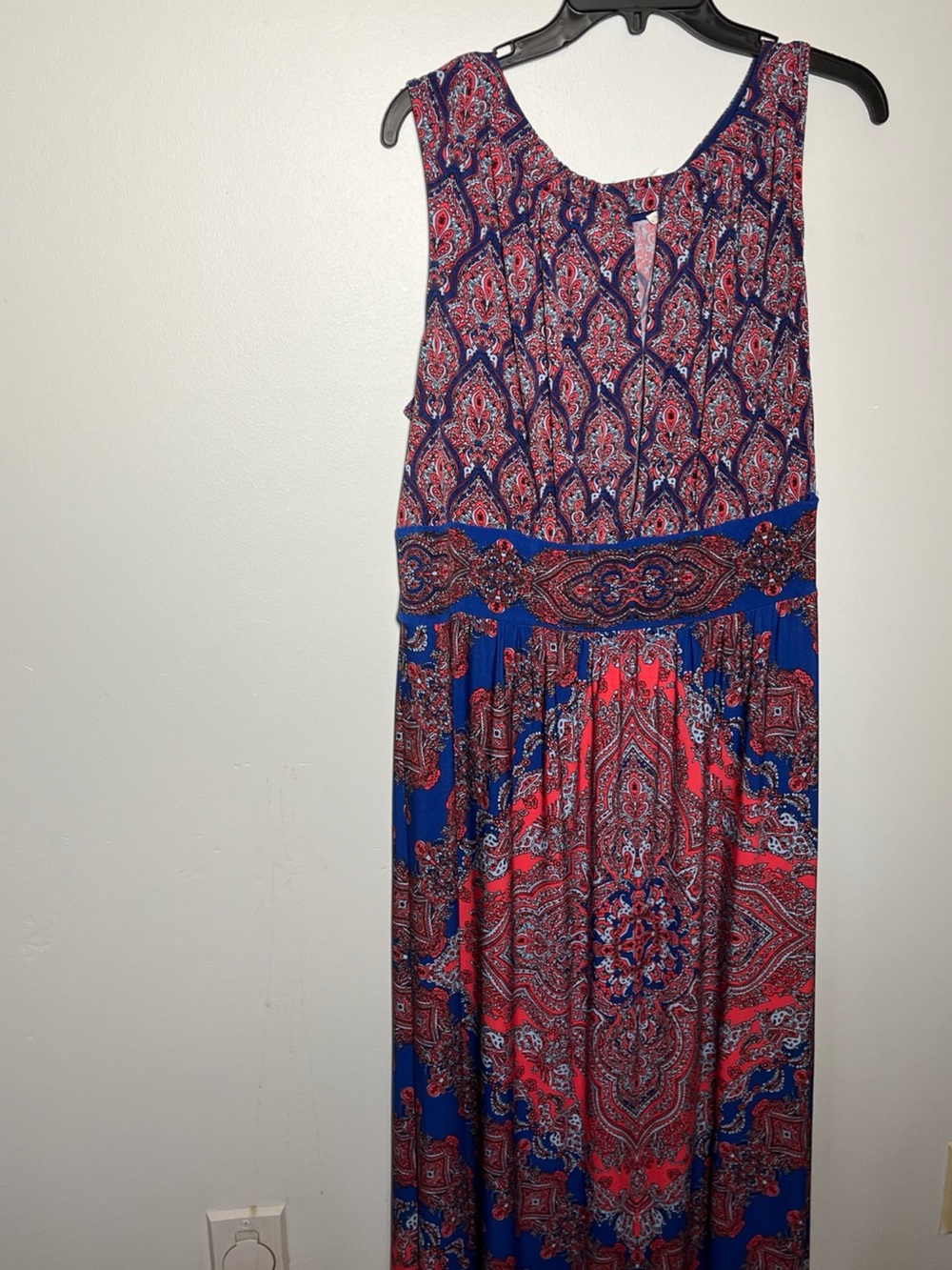 London Times Sleeveless Paisley Maxi Dress in Navy and Red